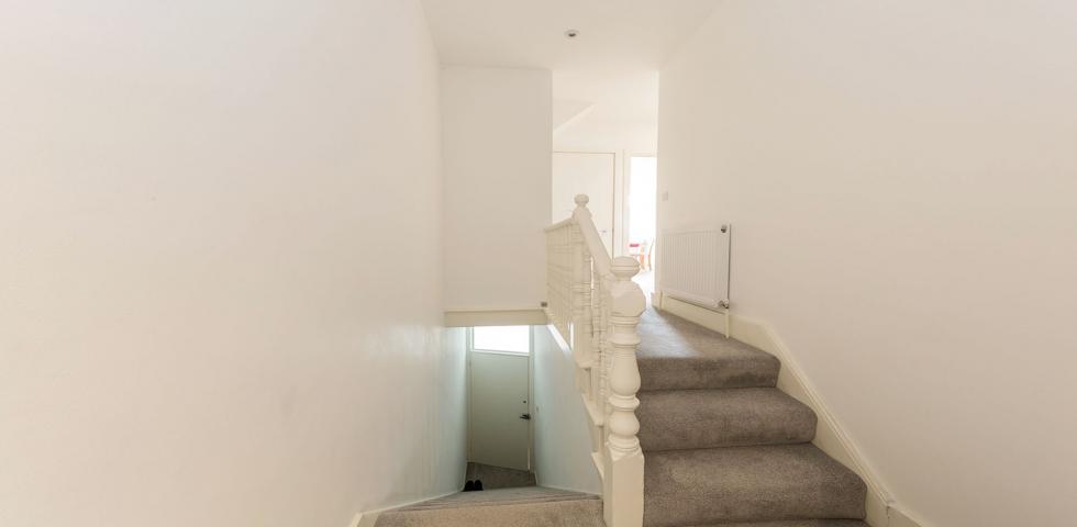 			RECENTLY REFURBISHED  , 3 Bedroom, 1 bath, 1 reception Flat			 Charteris Road, QUEENS PARK